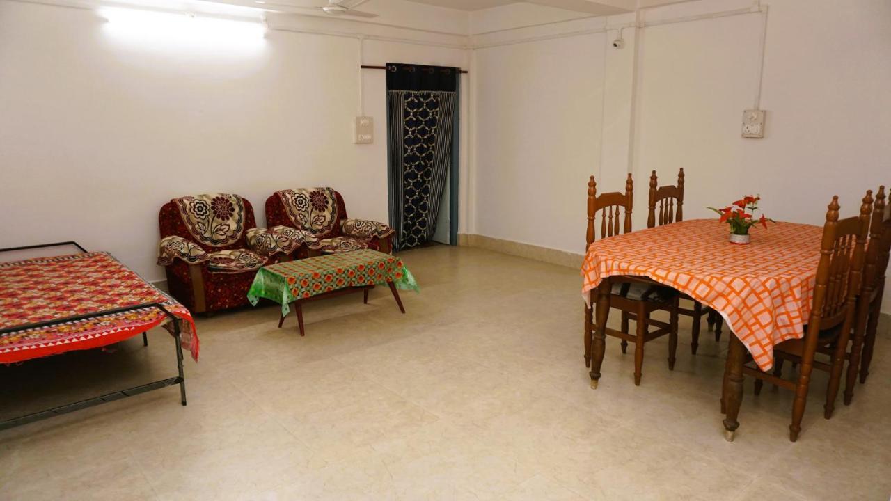 Taj Residency Holiday Homestay -Entire 1Bhk & 2Bhk Private Apartments -Call 767Ooo54Oo Jorhat Exterior photo
