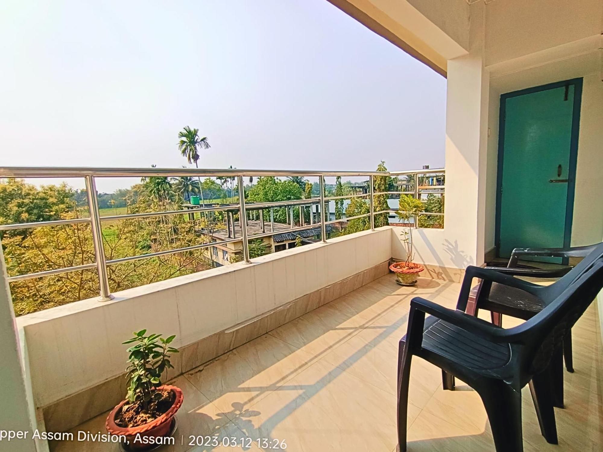 Taj Residency Holiday Homestay -Entire 1Bhk & 2Bhk Private Apartments -Call 767Ooo54Oo Jorhat Exterior photo