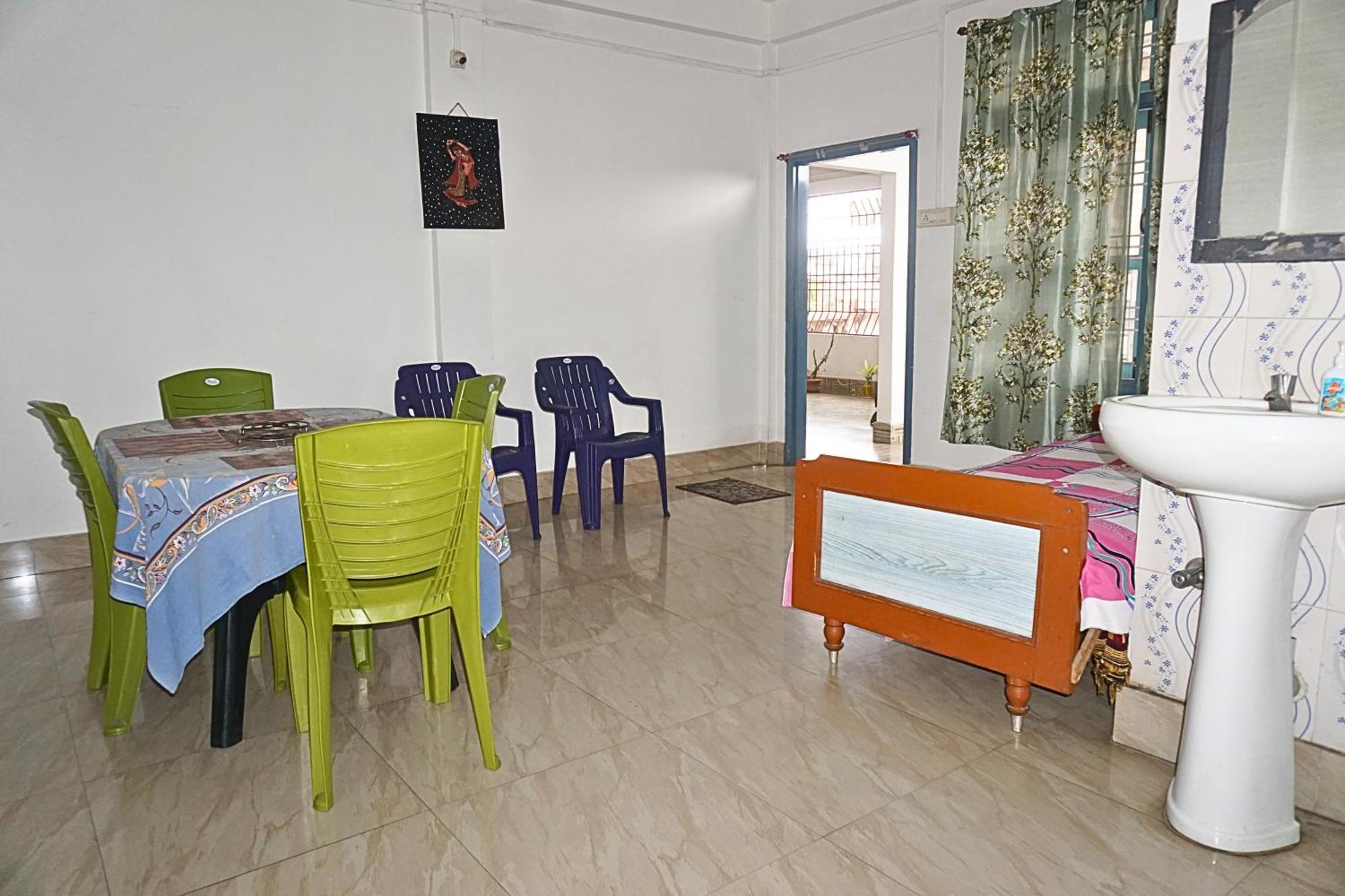 Taj Residency Holiday Homestay -Entire 1Bhk & 2Bhk Private Apartments -Call 767Ooo54Oo Jorhat Exterior photo